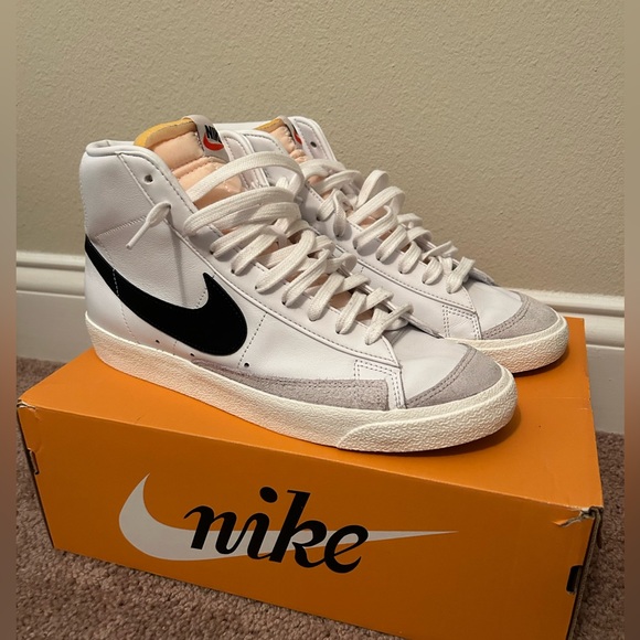 ☑️Nike Blazer Mid '77 Vintage preowned Excellent conditions Size 10 in box - Picture 1 of 10